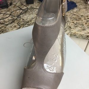 Jessica Simpson web shoes